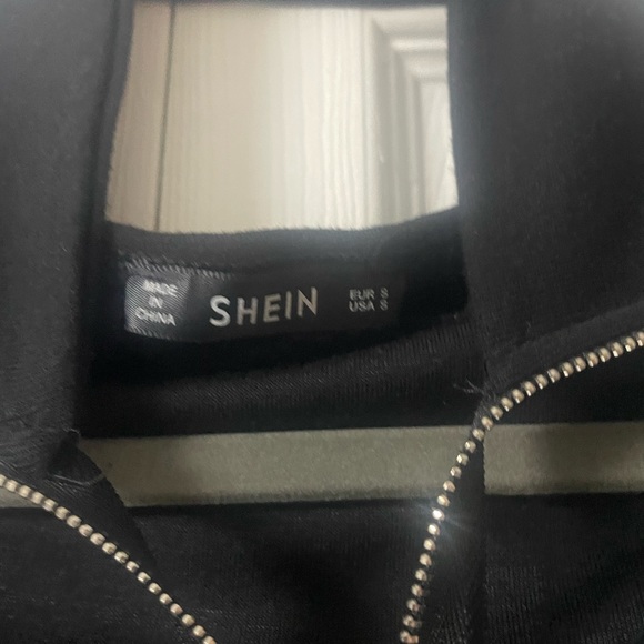 Pullover - Picture 3 of 3